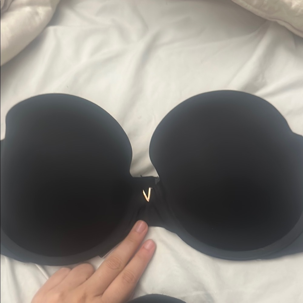 3/$ 25 Victoria Secret 34 DD push-up strapless bra